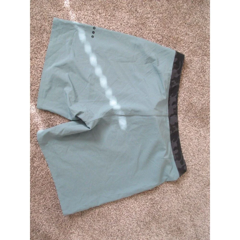 Vuori Infinity BoardShort Swim Trunks Mens 38